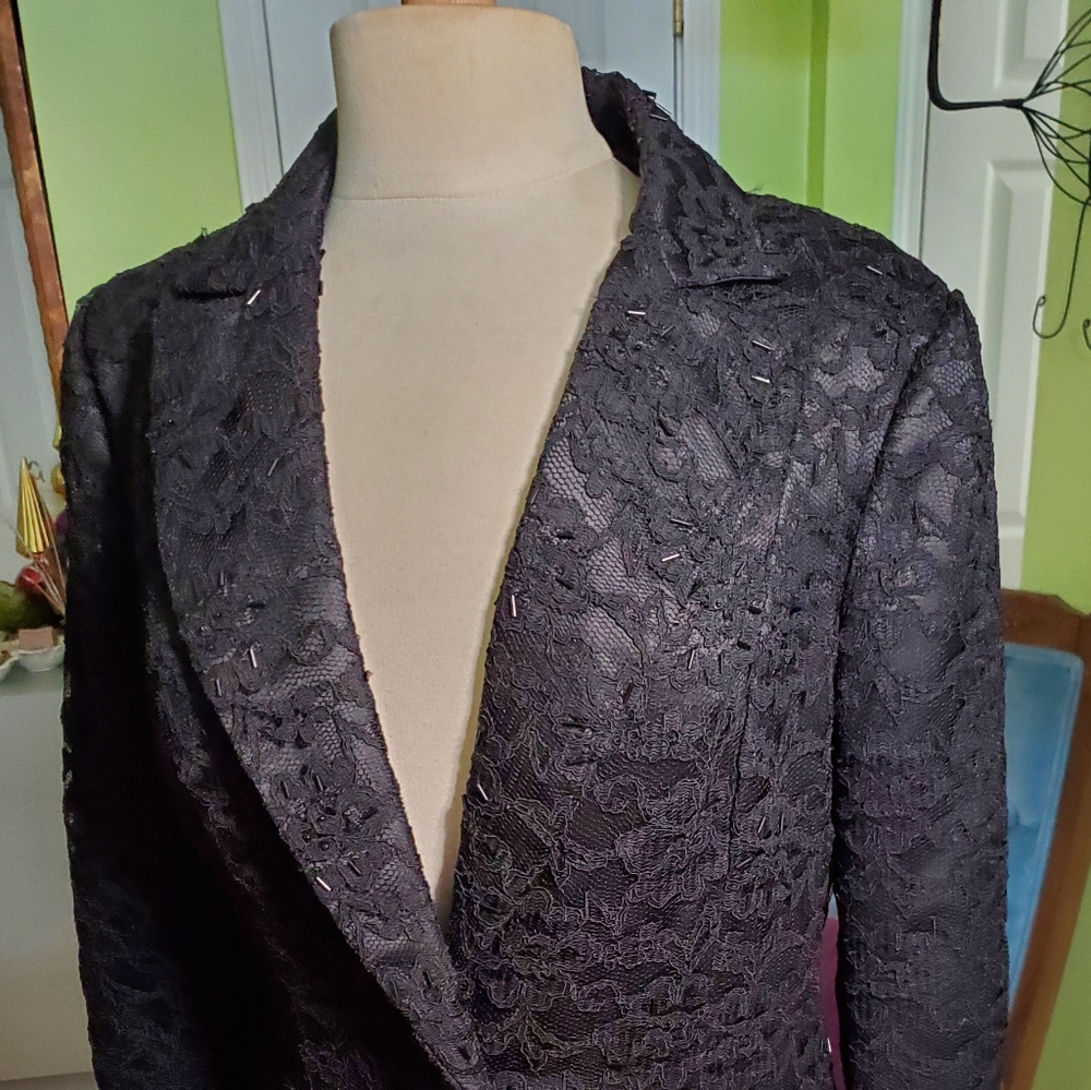 ⚡️Elegant Lace Taylored Fit Blazer Jacket - Picture 3 of 5